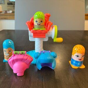 Play-Doh Crazy Cuts Stylist Hair Salon Playset Hair Cut Seat & Hair Molds (HTF)